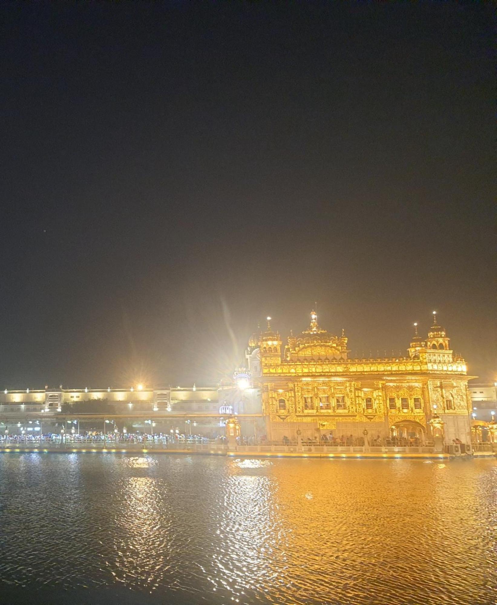 Hotel Jogi Guest House Welcome All Families, Friends, Groups, Couples, Singles Fully Airconditioner, Attach Washrooms, Lift, Wifi, 24 Hours Room Service, Power Backup Amritsar Bagian luar foto