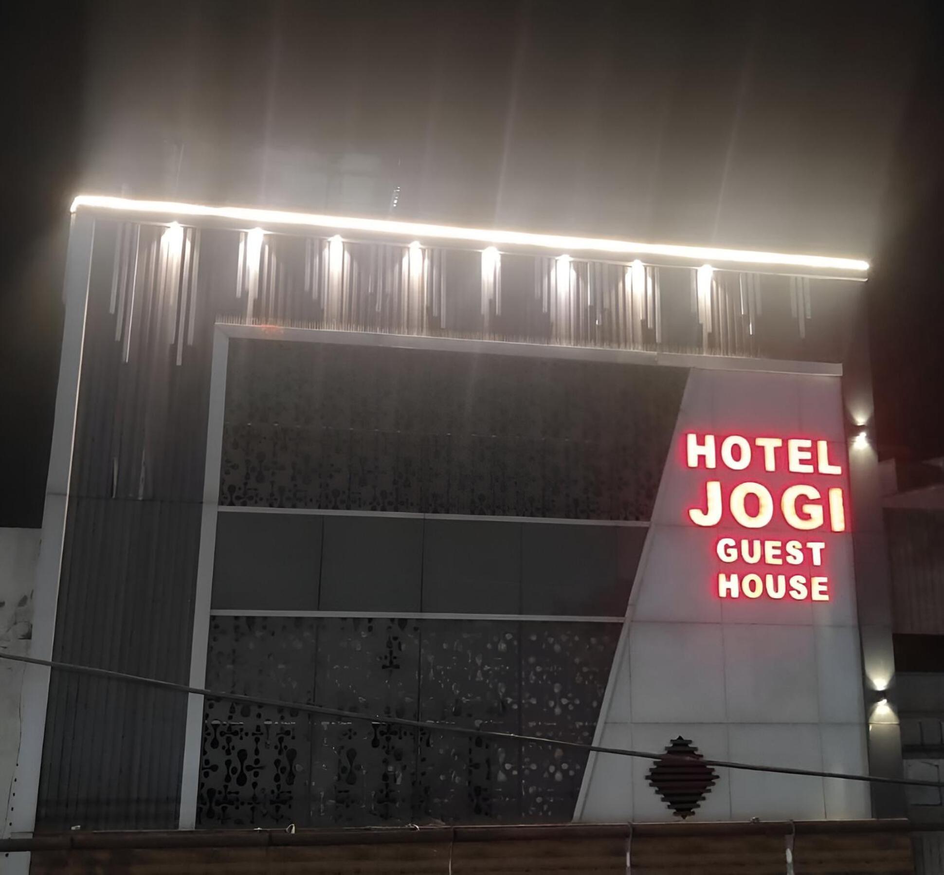 Hotel Jogi Guest House Welcome All Families, Friends, Groups, Couples, Singles Fully Airconditioner, Attach Washrooms, Lift, Wifi, 24 Hours Room Service, Power Backup Amritsar Bagian luar foto
